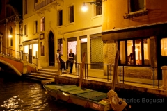 venice-night-waitresses